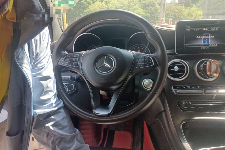 Used Mercedes-Benz GLC 2019 GLC 260 L 4MATIC Luxury Model Steering Wheel