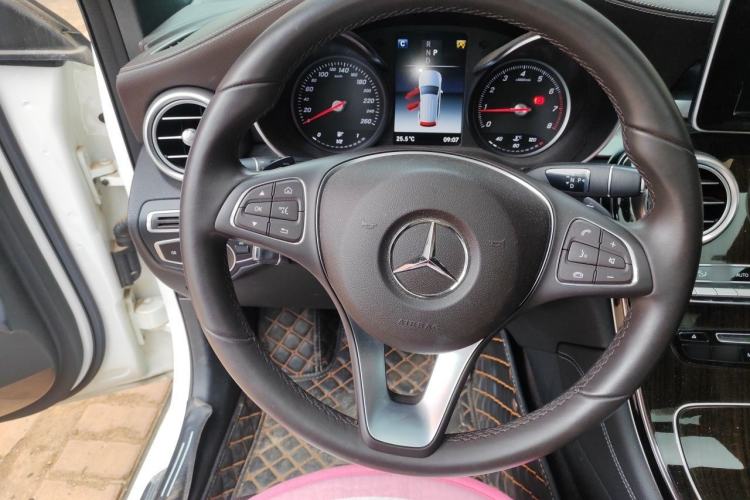 Used Mercedes-Benz GLC 2019 GLC 260 L 4MATIC Dynamic Model Steering Wheel