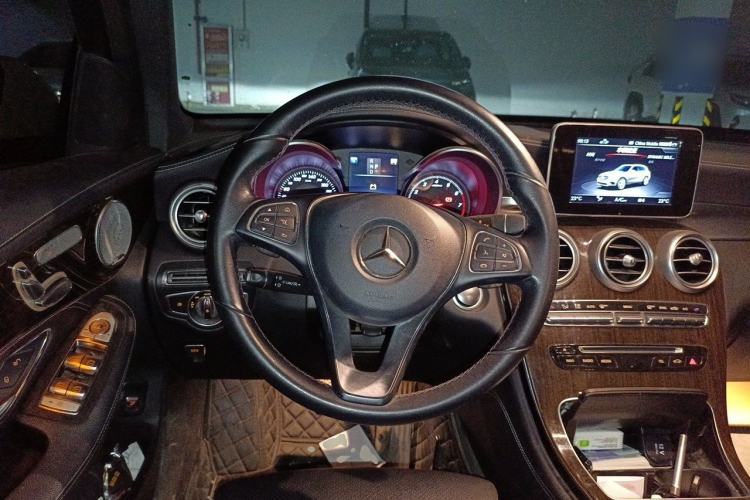 Used Mercedes-Benz GLC 2019 GLC 260 L 4MATIC Dynamic Model Steering Wheel