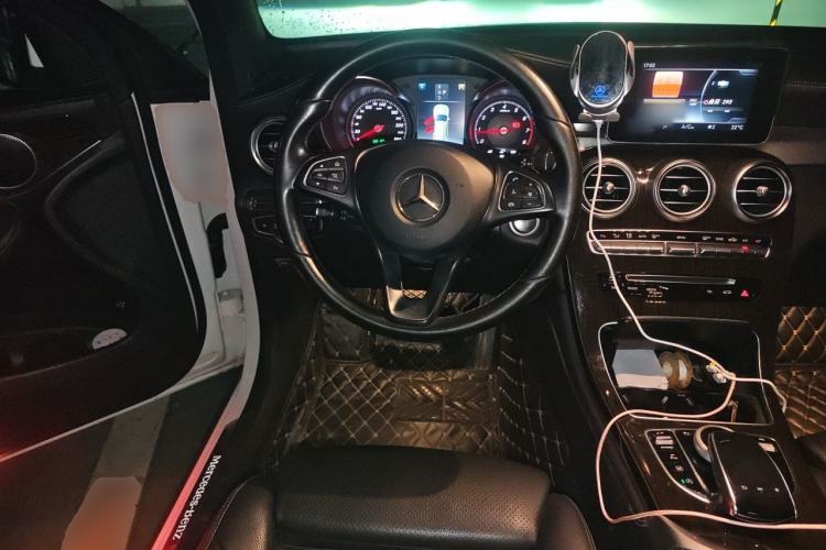 Used Mercedes-Benz GLC 2019 GLC 260 L 4MATIC Dynamic Model Steering Wheel