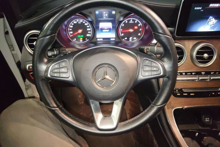 Used Mercedes-Benz GLC 2019 GLC 300 L 4MATIC Dynamic Model Steering Wheel