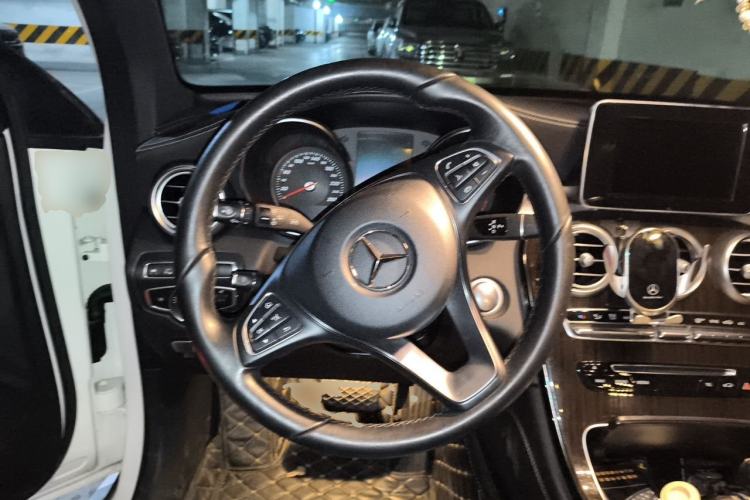 Used Mercedes-Benz GLC 2019 Facelift GLC 260 L 4MATIC Luxury Model Steering Wheel