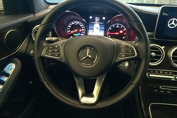 Used Mercedes-Benz GLC 2019 Facelift GLC 260 L 4MATIC Luxury Model Steering Wheel