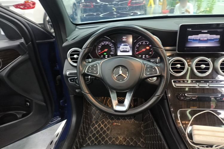 Used Mercedes-Benz GLC 2019 GLC 260 L 4MATIC Dynamic Model Steering Wheel
