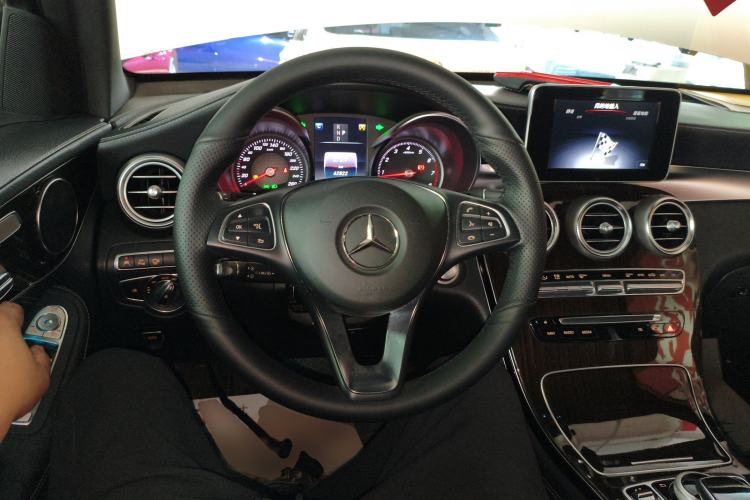 Used Mercedes-Benz GLC 2019 Facelift GLC 260 L 4MATIC Luxury Model Steering Wheel
