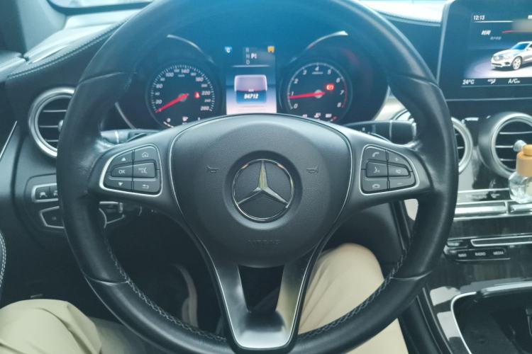 Used Mercedes-Benz GLC 2019 Facelift GLC 260 L 4MATIC Luxury Model Steering Wheel