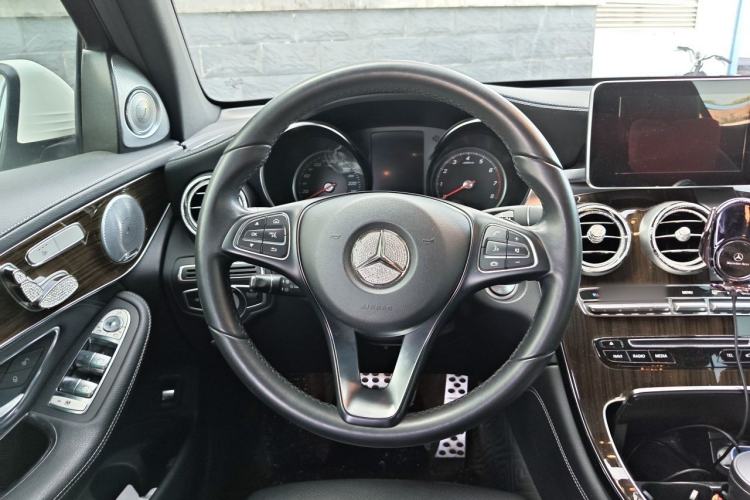 Used Mercedes-Benz GLC 2019 GLC 260 L 4MATIC Dynamic Model Steering Wheel