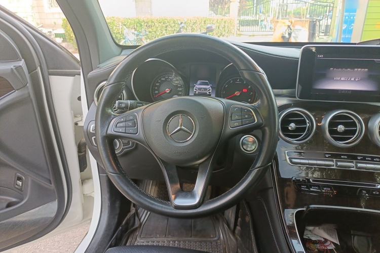 Used Mercedes-Benz GLC 2019 GLC 260 L 4MATIC Dynamic Model Steering Wheel