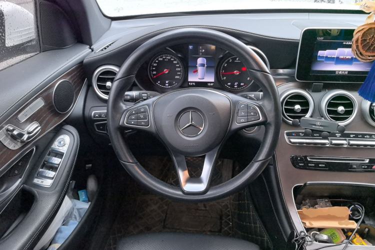 Used Mercedes-Benz GLC 2019 GLC 300 L 4MATIC Dynamic Model Steering Wheel