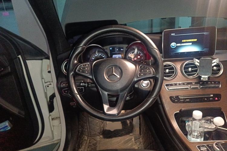 Used Mercedes-Benz GLC 2019 GLC 300 L 4MATIC Luxury Model Steering Wheel
