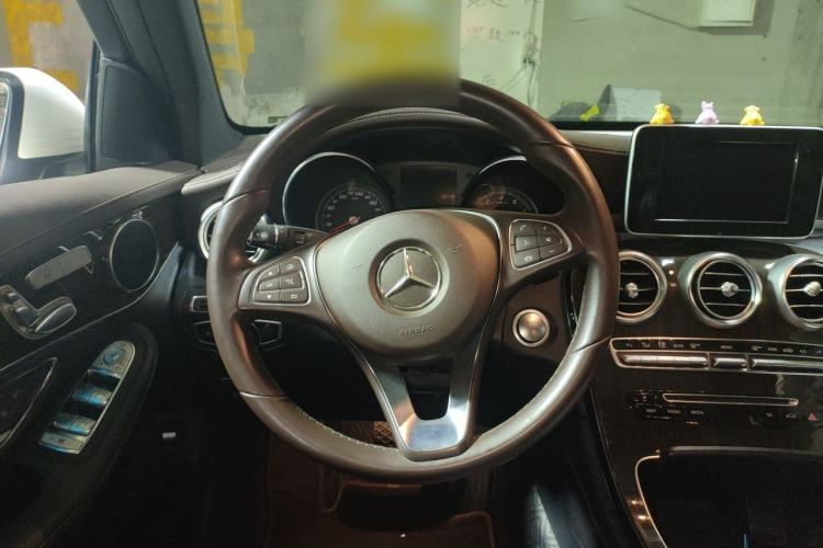 Used Mercedes-Benz GLC 2019 GLC 260 L 4MATIC Dynamic Model Steering Wheel
