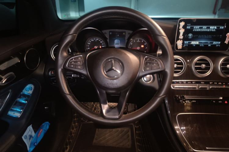 Used Mercedes-Benz GLC 2019 GLC 260 L 4MATIC Luxury Model Steering Wheel