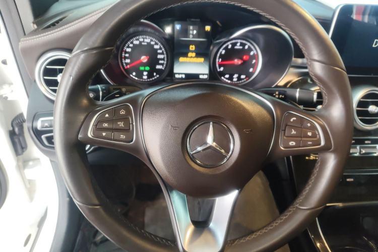 Used Mercedes-Benz GLC 2019 Facelift GLC 260 L 4MATIC Luxury Model Steering Wheel