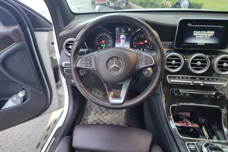 Used Mercedes-Benz GLC 2019 GLC 260 L 4MATIC Dynamic Model Steering Wheel