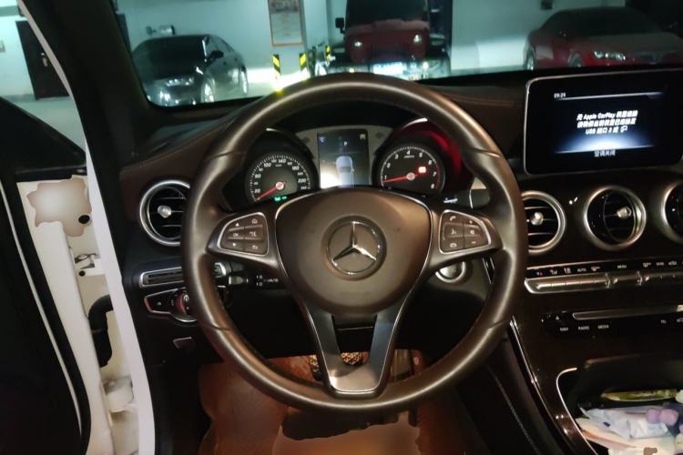 Used Mercedes-Benz GLC 2019 GLC 260 4MATIC Dynamic Edition Steering Wheel