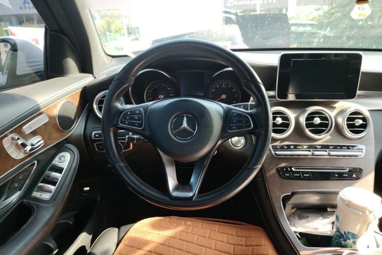 Used Mercedes-Benz GLC 2019 GLC 300 L 4MATIC Dynamic Model Steering Wheel