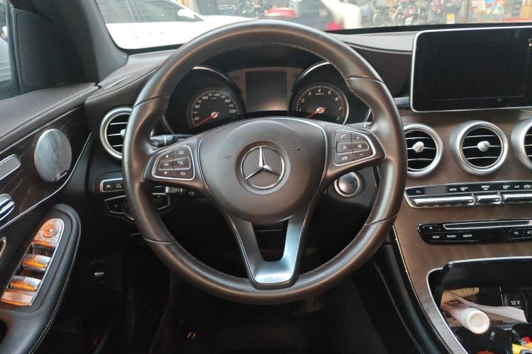 Used Mercedes-Benz GLC 2019 GLC 300 L 4MATIC Dynamic Model Steering Wheel