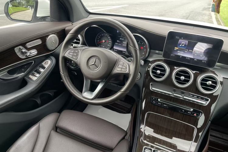 Used Mercedes-Benz GLC 2019 Facelift GLC 260 L 4MATIC Luxury Model Steering Wheel