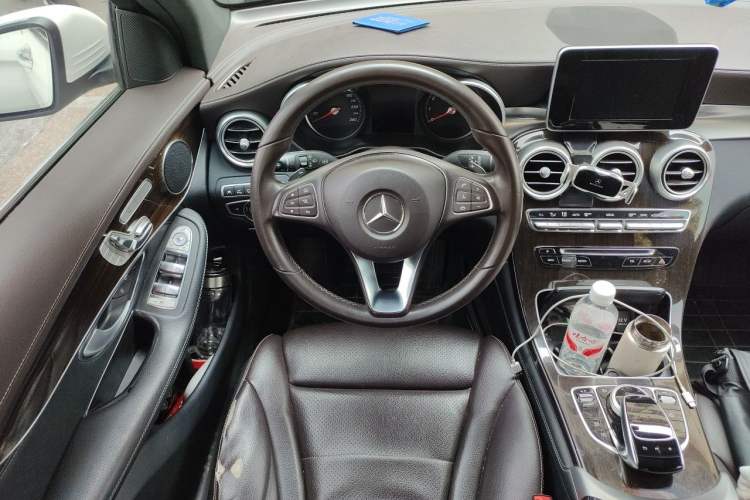 Used Mercedes-Benz GLC 2019 Facelift GLC 260 L 4MATIC Luxury Model Steering Wheel