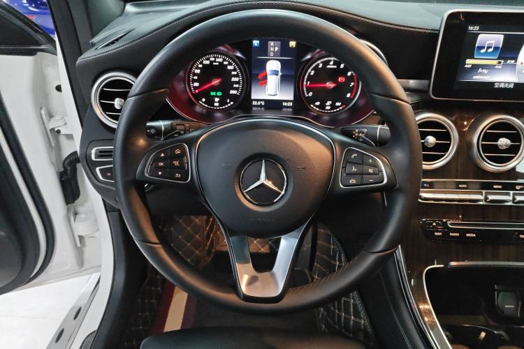 Used Mercedes-Benz GLC 2019 GLC 260 L 4MATIC Dynamic Model Steering Wheel
