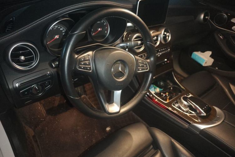 Used Mercedes-Benz GLC 2019 GLC 260 L 4MATIC Dynamic Model Steering Wheel