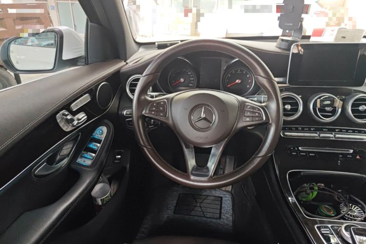 Used Mercedes-Benz GLC 2019 Facelift GLC 260 L 4MATIC Luxury Model Steering Wheel