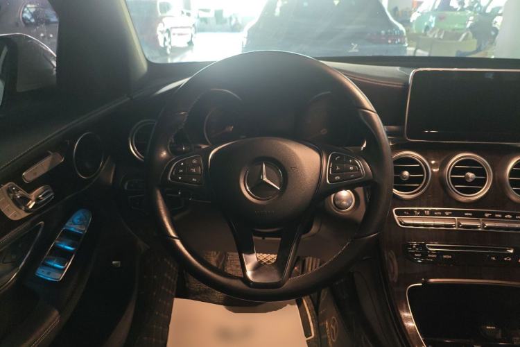 Used Mercedes-Benz GLC 2019 Facelift GLC 260 L 4MATIC Luxury Model Steering Wheel
