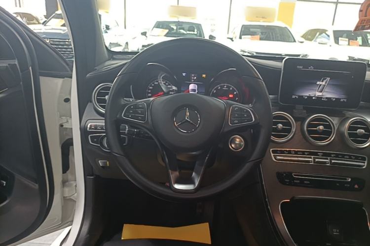 Used Mercedes-Benz GLC 2019 Refreshed GLC 300 L 4MATIC Dynamic Edition Steering Wheel