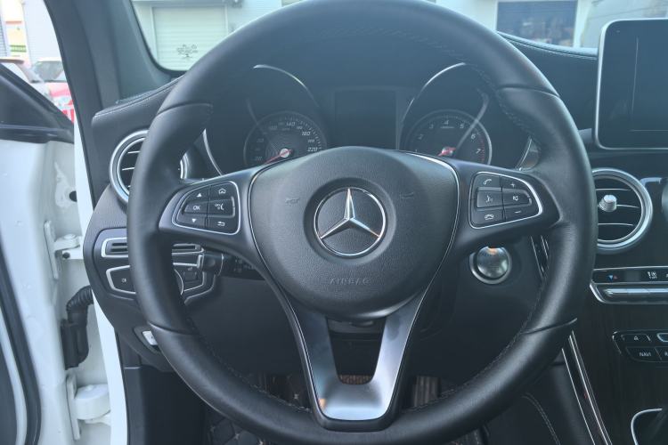 Used Mercedes-Benz GLC 2019 GLC 260 L 4MATIC Dynamic Model Steering Wheel