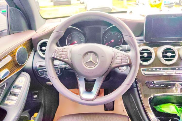 Used Mercedes-Benz GLC 2019 GLC 260 4MATIC Dynamic Edition Steering Wheel