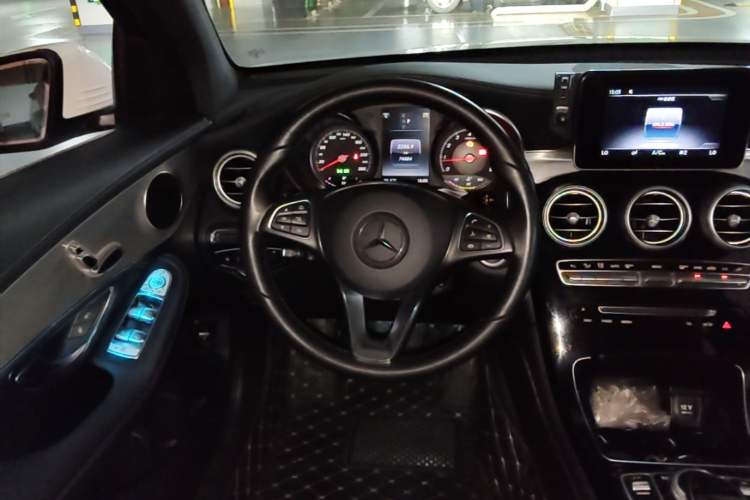 Used Mercedes-Benz GLC 2019 GLC 200 L 4MATIC Steering Wheel