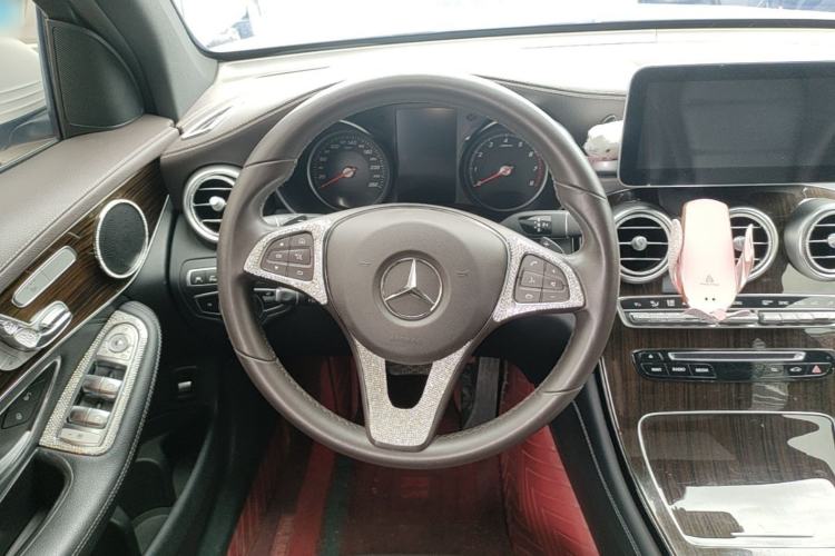 Used Mercedes-Benz GLC 2019 Facelift GLC 260 L 4MATIC Luxury Model Steering Wheel
