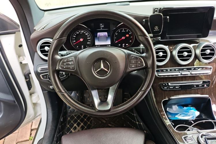 Used Mercedes-Benz GLC 2019 GLC 260 L 4MATIC Dynamic Model Steering Wheel