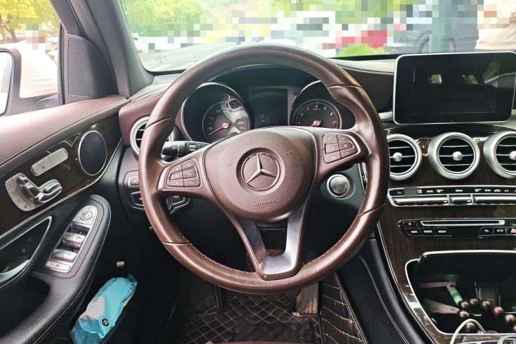 Used Mercedes-Benz GLC 2019 Facelift GLC 260 L 4MATIC Luxury Model Steering Wheel