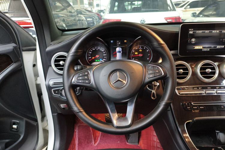 Used Mercedes-Benz GLC 2019 GLC 260 L 4MATIC Dynamic Model Steering Wheel