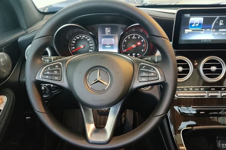 Used Mercedes-Benz GLC 2019 Facelift GLC 260 L 4MATIC Luxury Model Steering Wheel