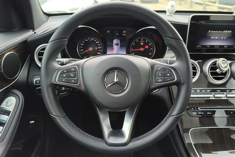 Used Mercedes-Benz GLC 2019 Facelift GLC 260 L 4MATIC Luxury Model Steering Wheel