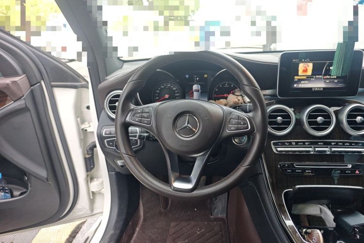 Used Mercedes-Benz GLC 2019 GLC 260 L 4MATIC Luxury Model Steering Wheel