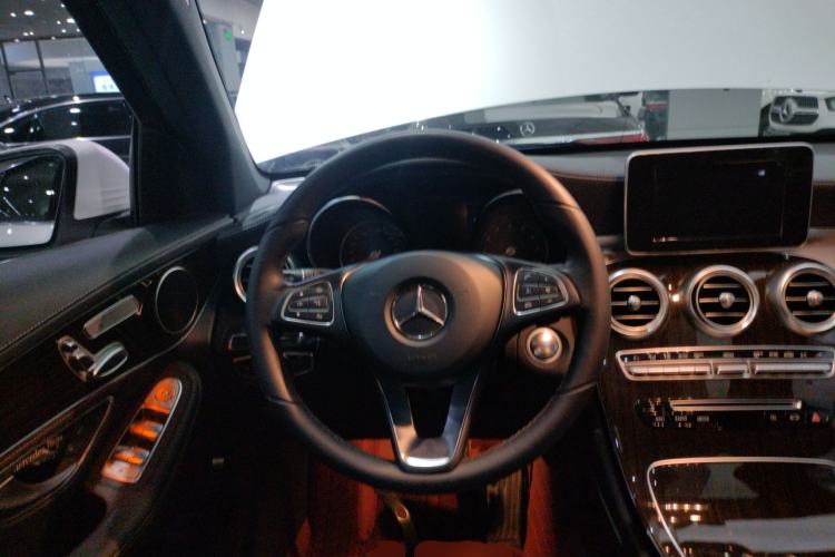 Used Mercedes-Benz GLC 2019 GLC 260 L 4MATIC Dynamic Model Steering Wheel