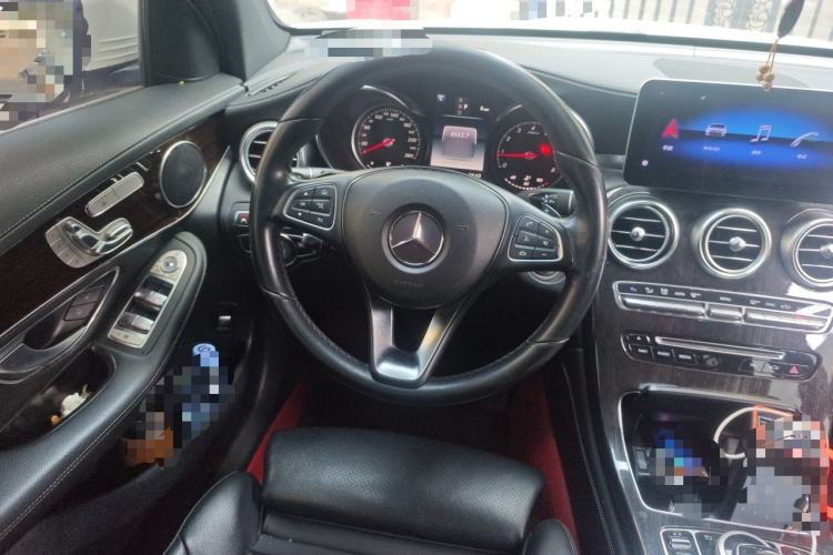 Used Mercedes-Benz GLC 2019 Facelift GLC 260 L 4MATIC Luxury Model Steering Wheel