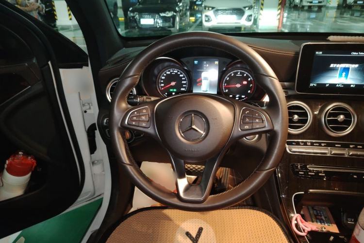 Used Mercedes-Benz GLC 2019 GLC 260 L 4MATIC Dynamic Model Steering Wheel