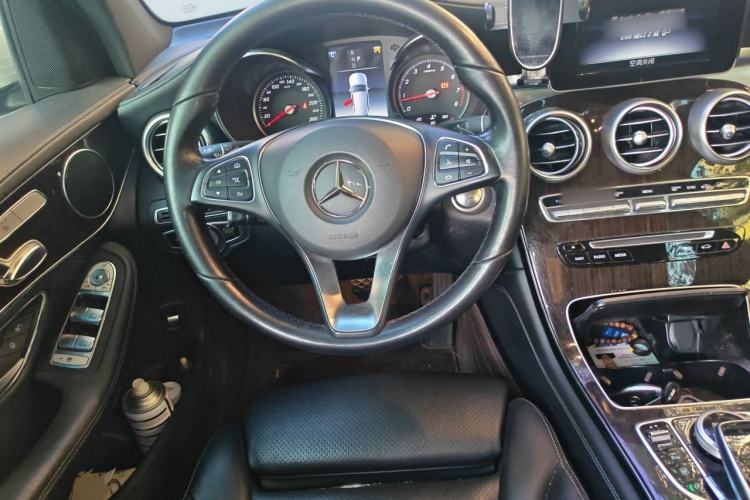 Used Mercedes-Benz GLC 2019 GLC 260 L 4MATIC Dynamic Model Steering Wheel