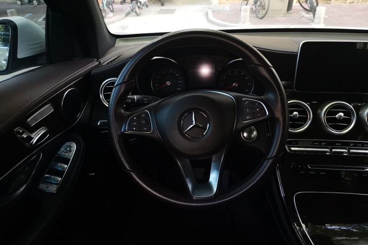 Used Mercedes-Benz GLC 2019 GLC 260 L 4MATIC Dynamic Model Steering Wheel