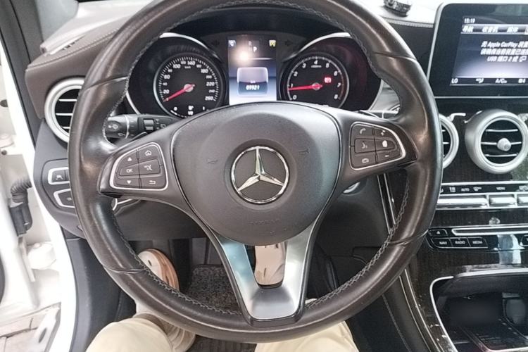 Used Mercedes-Benz GLC 2019 GLC 260 4MATIC Luxury Model Steering Wheel