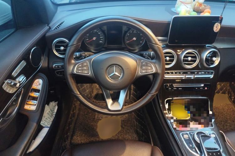 Used Mercedes-Benz GLC 2019 Facelift GLC 260 L 4MATIC Luxury Model Steering Wheel