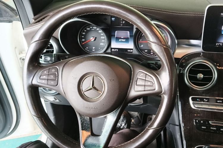 Used Mercedes-Benz GLC 2019 Facelift GLC 260 L 4MATIC Luxury Model Steering Wheel