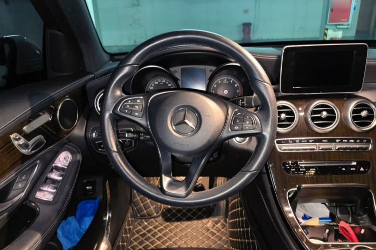 Used Mercedes-Benz GLC 2019 GLC 260 L 4MATIC Dynamic Model Steering Wheel