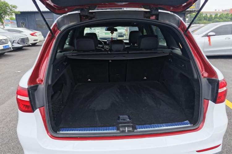 Used Mercedes-Benz GLC 2019 GLC 260 L 4MATIC Dynamic Model Trunk