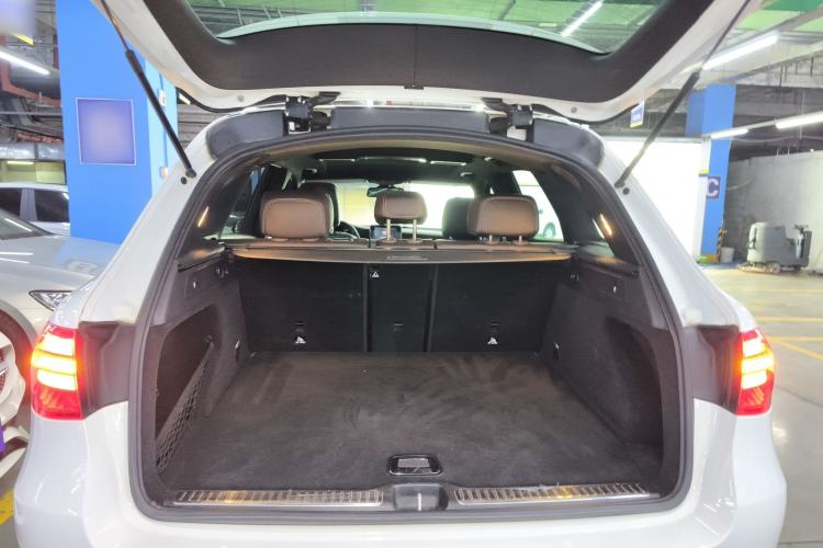 Used Mercedes-Benz GLC 2019 GLC 200 L 4MATIC Trunk