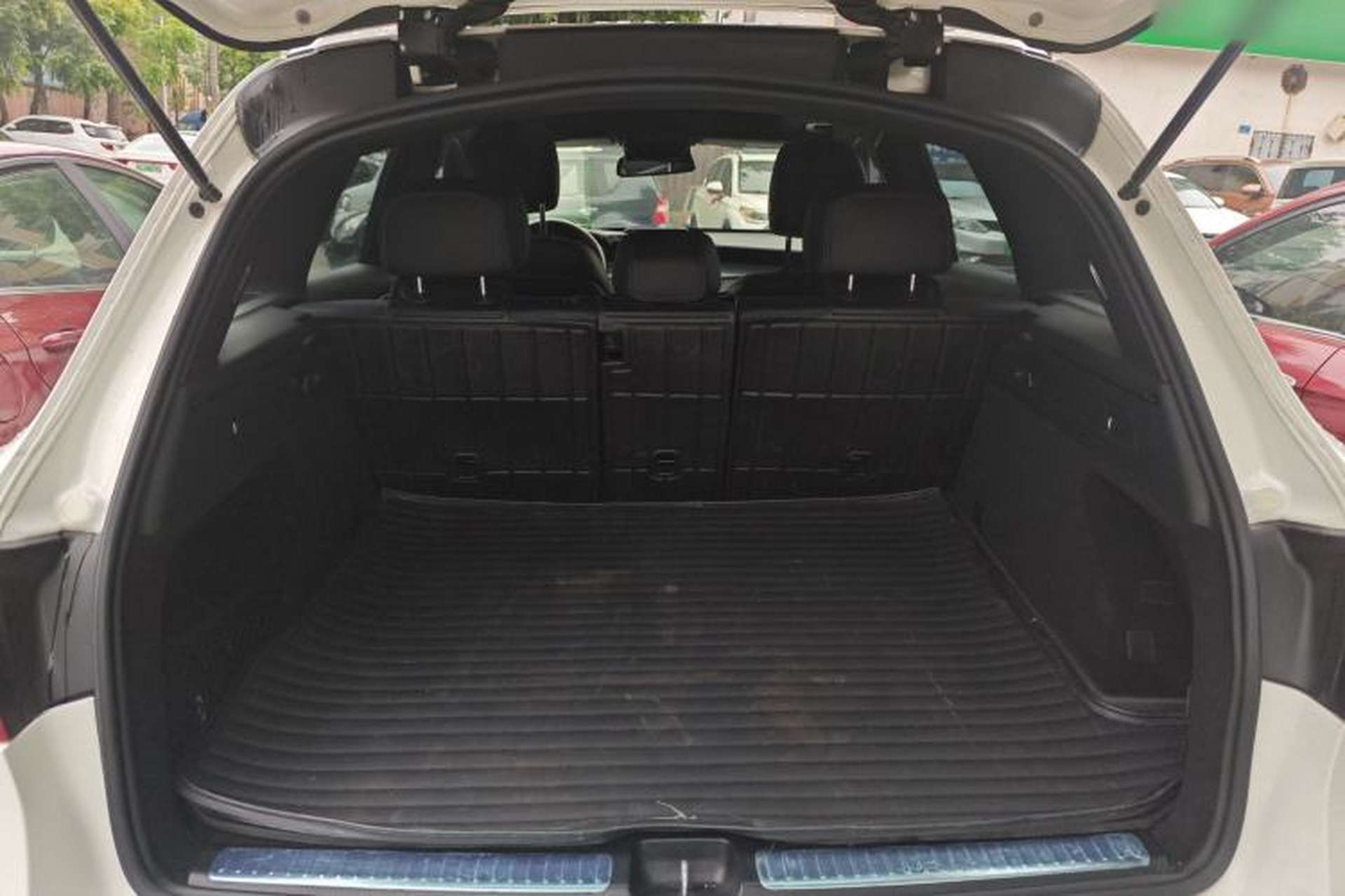 Used Mercedes-Benz GLC 2019 GLC 260 4MATIC Luxury Model Trunk